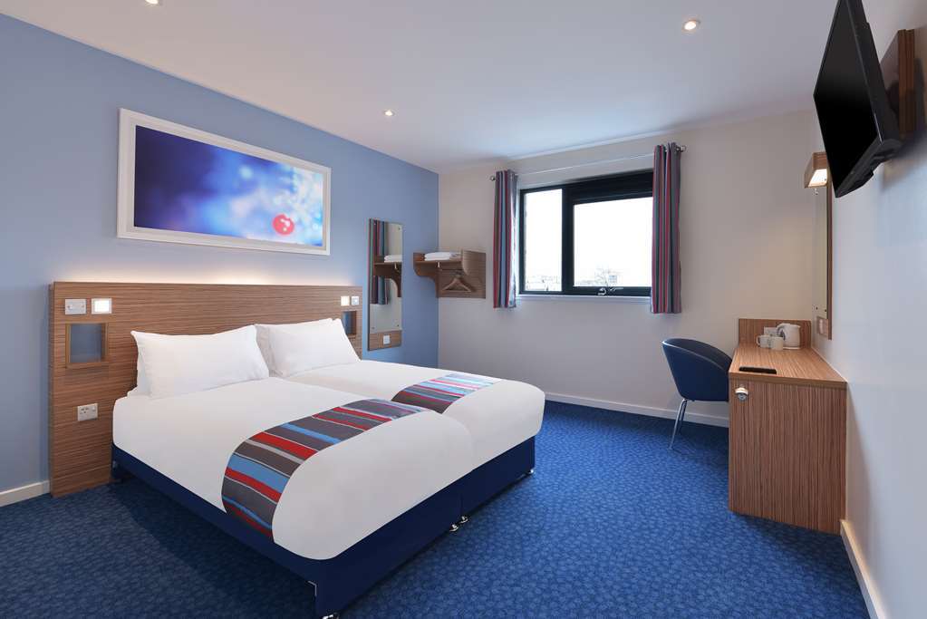 Travelodge Cameron Toll Hotel EDI Zimmer foto